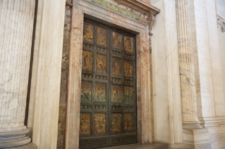 Information regarding the pilgrimage to the Holy Door of the Saint Peter's Basilica